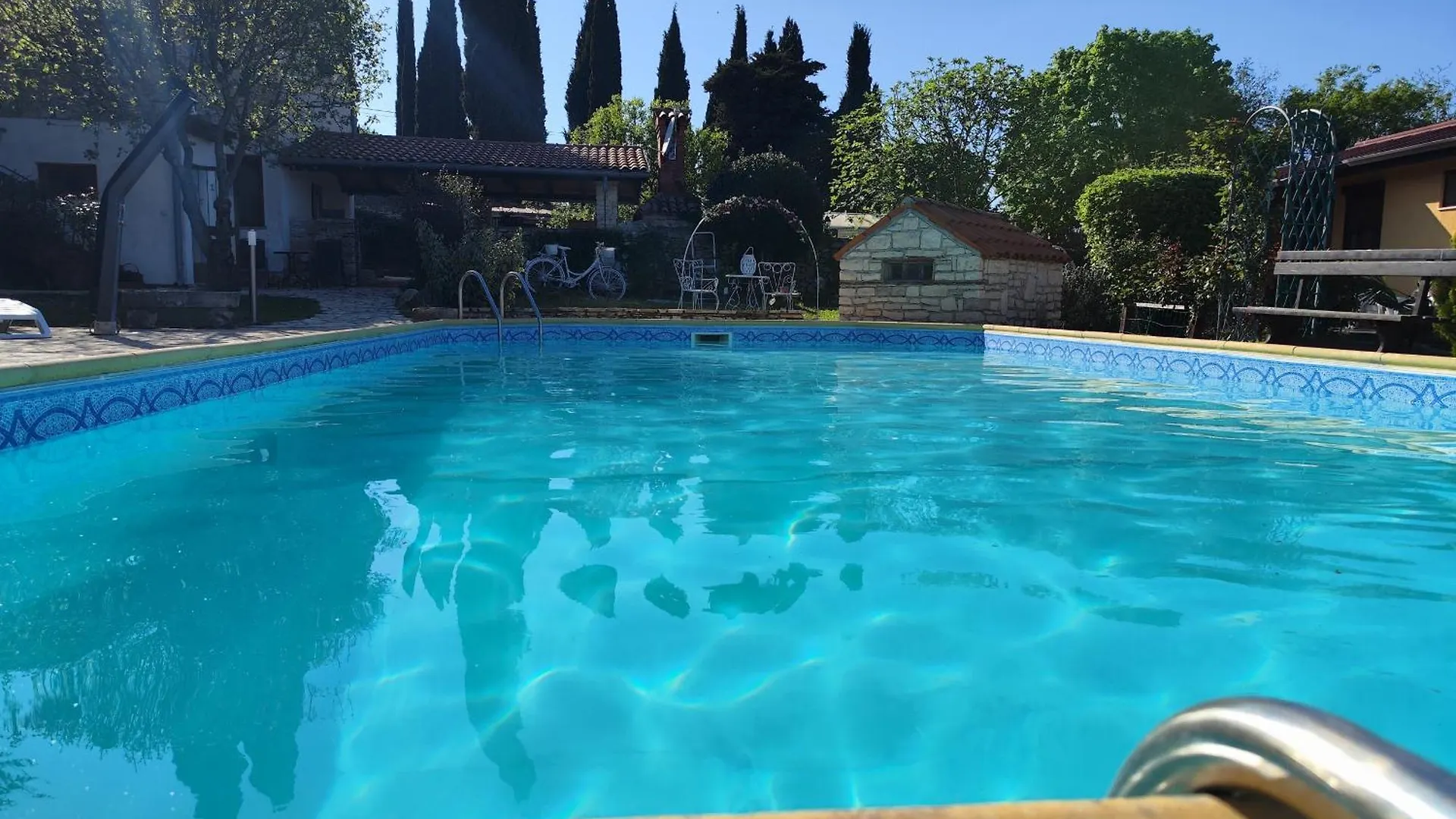 Poolside Compact Family Cottage Bella Rovinjsko Selo