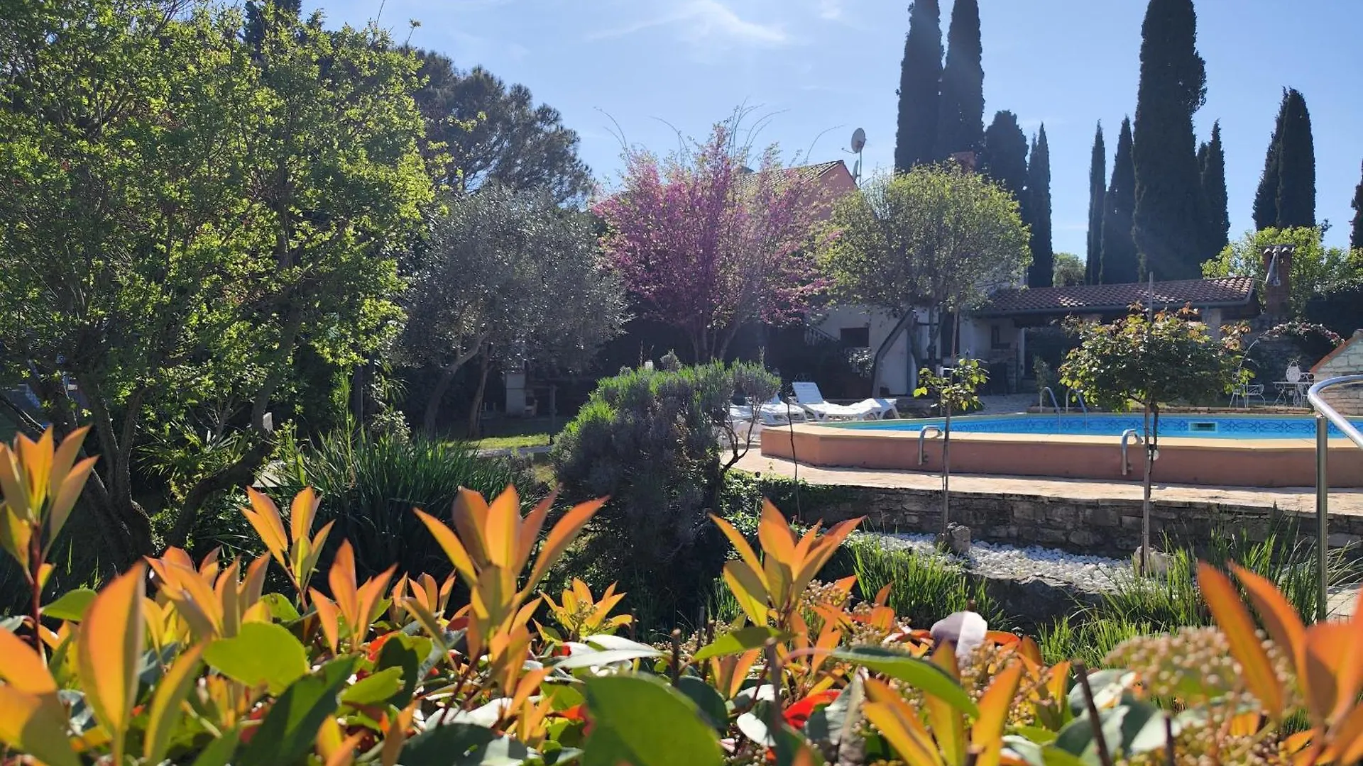 Poolside Compact Family Cottage Bella Rovinjsko Selo