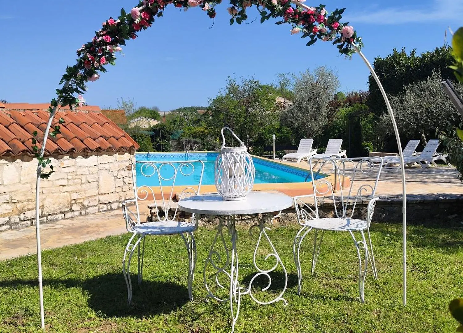 Poolside Compact Family Cottage Bella Rovinjsko Selo Holiday home
