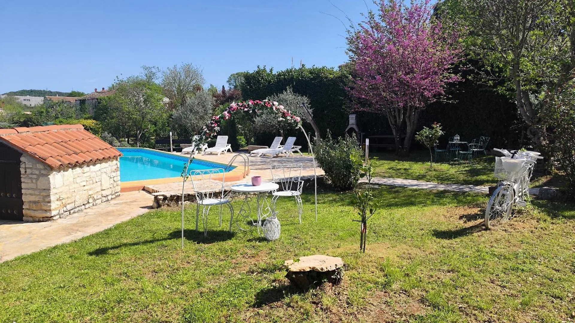 Poolside Compact Family Cottage Bella Rovinjsko Selo Croatia