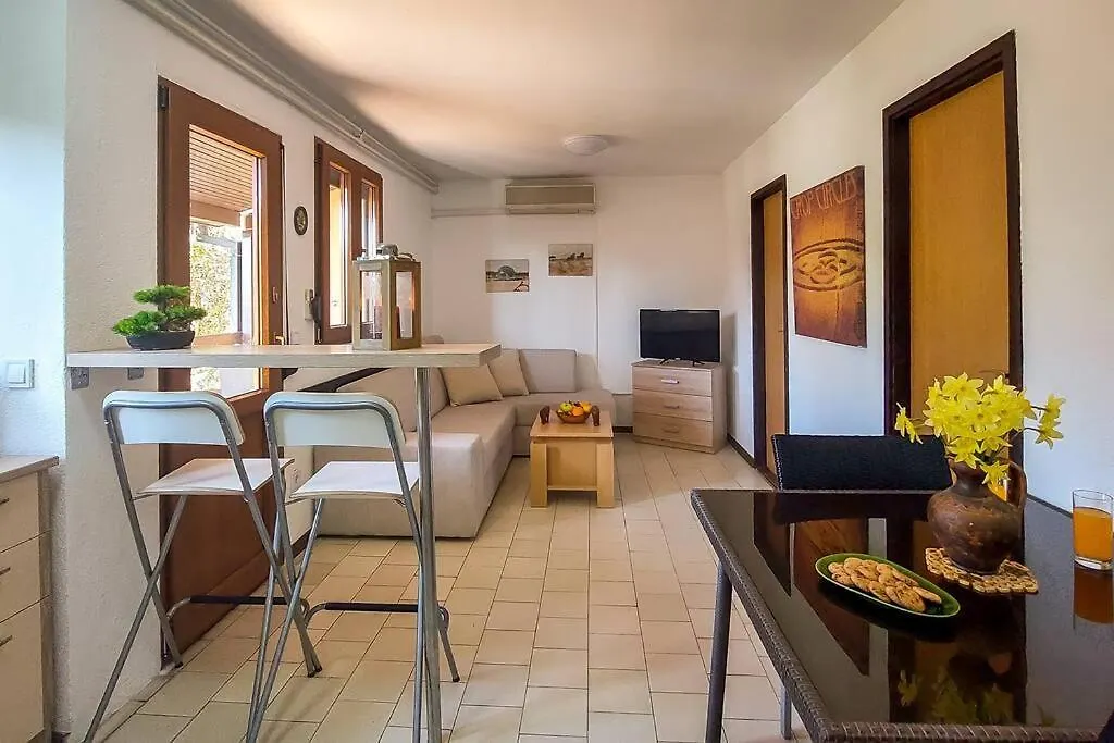 Poolside Compact Family Cottage Bella Rovinjsko Selo 0*,  Croatia