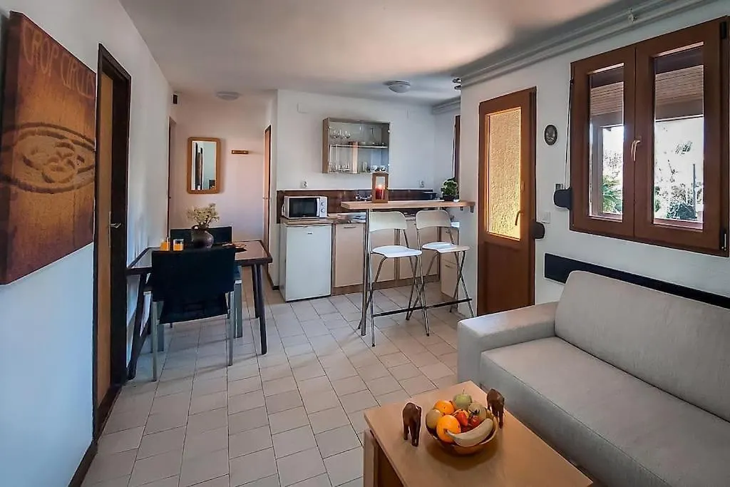 Poolside Compact Family Cottage Bella Rovinjsko Selo Holiday home