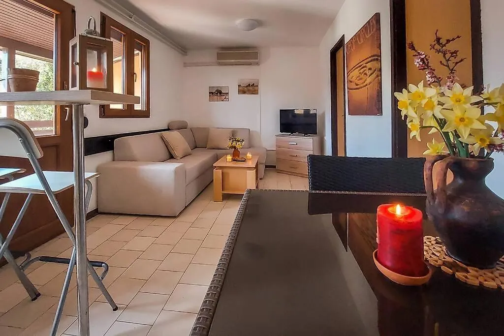 Poolside Compact Family Cottage Bella Rovinjsko Selo Croatia